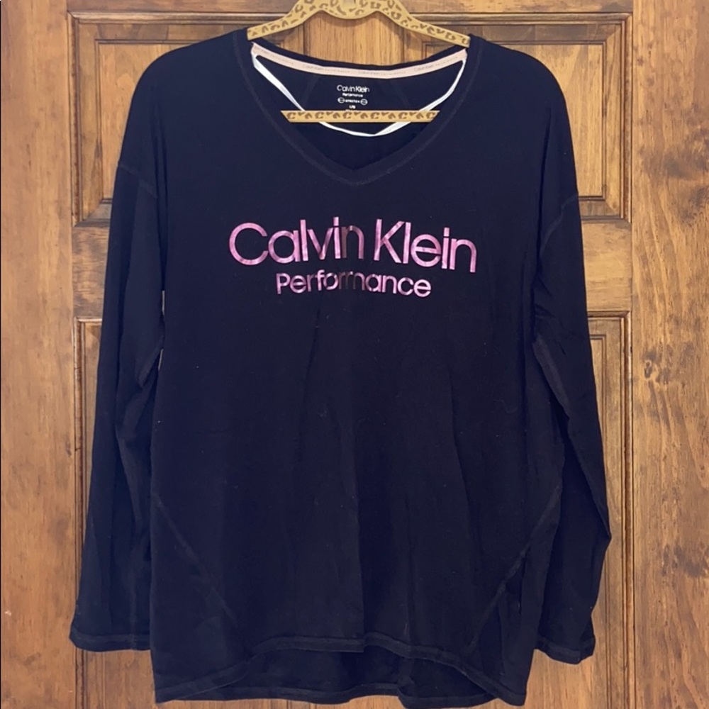 NEVER WORN CALVIN KLEIN LONG SLEEVE